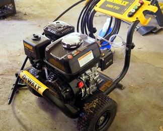 DeWalt Gas Powered Pressure Washer, 3400 PSI, Model DXPW3425, Includes Spray Wand, Hose, And Pressure Washer Solvent