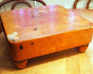 Kitchen Knife Assortment Including Knife Sharpener, And Cutting Board