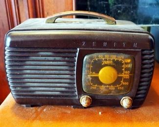 Vintage Zenith AM Tube Radio, And Telecron, Electric Clock