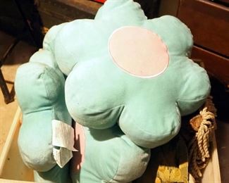 Decorative Throw Pillows Qty 6