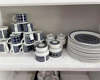 Royal Doulton English Tradition - Lambeth Stoneware