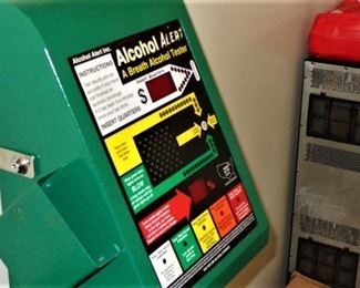 VINTAGE COMPUTERIZED ALCOHOL BREATH ANALYZER