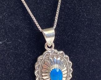 For your consideration is this Vintage 925 Silver Pendant w/ Turquoise, Box Link