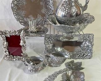 Large Lot of 1996 Arthur Court Grape Design Serving Pieces