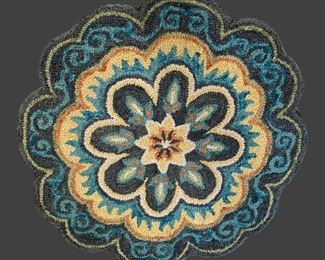 Very Cute Accent Rug Shaped Like Flower