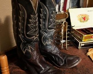 ANOTHER PAIR OF JACKSON'S CUSTOM BOOTS.