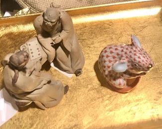 HEREND ORANGE NETTING MOUSE, CHINESE MUD MEN, AND JAPANESE VINTAGE GOLD LEAF TRAYS.
