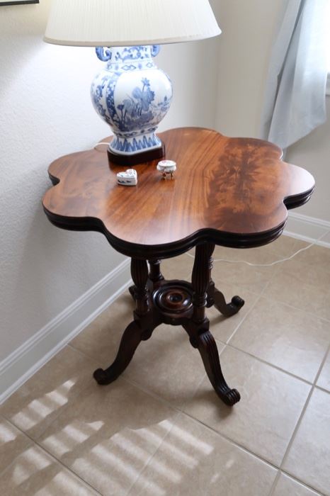 Beautiful Scalloped Edge Antique Accent Table