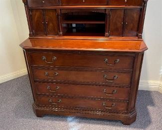 Ellis Line by SLIGH Office Cabinet