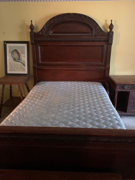 Full size antique bed