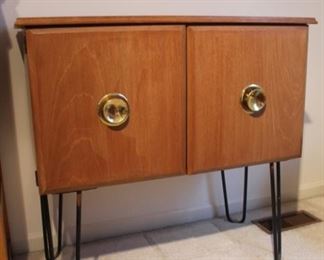 Cabinet with hair pin legs