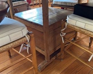 Tilt top primitive table