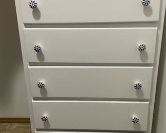 White 5 Drawer Dresser