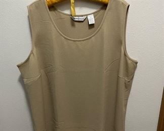 Drapers & Damons 2x Womens Tank