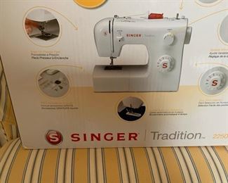 Singer Tradition 2250 Sewing Machine