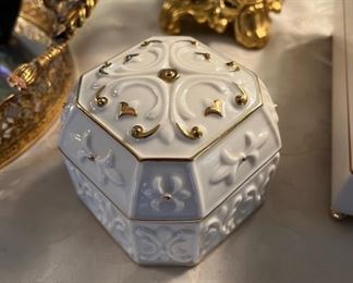 White & Gold Earring Box - Lenox