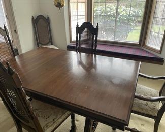 Dining Table & 4 Chairs
