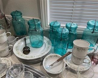 Serving Dishes & Kitchenware