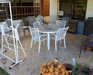 DOWNSTAIRS PATIO OVERVIEW