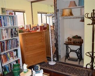 DOWNSTAIRS HOLIDAY ROOM OVERVIEW