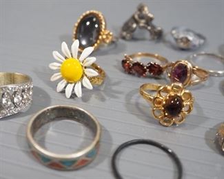 Costume Jewelry Rings, Various Sizes And Styles