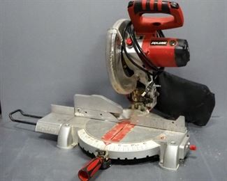 Skilsaw 10" Compound Miter Saw Model 3800, Powers On