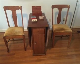 Tiger oak Gateleg Table w/ pair of  antique oak Dining Chairs 