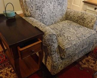 Haverty's Chair and matching pillows (delivery date summer 2021)