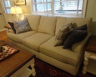Haverty's Sofa (2021 so like new)