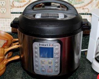 Lot 38 - InstantPot Smart Wifi 60  - like new!