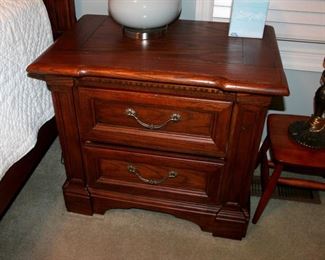 Lot 50 - Queen Bedroom Set - queen bed with nice Simmons Beautyrest mattress, 2 nightstands, and dresser with mirror