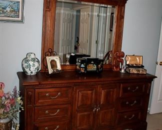 Lot 50 - Queen Bedroom Set - queen bed with nice Simmons Beautyrest mattress, 2 nightstands, and dresser with mirror