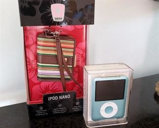 Lot 66 - Apple iPod Nano Blue 8GB 3rd Gen