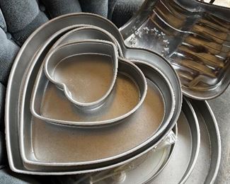Cake pans heart