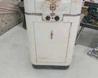 Vintage Nesco Roaster with stand