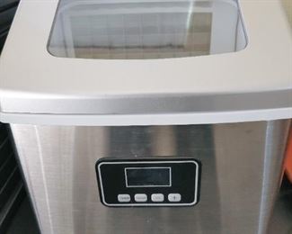 Euhomy Ice Maker - excellent condition