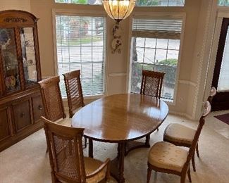 Thomasville dining room table