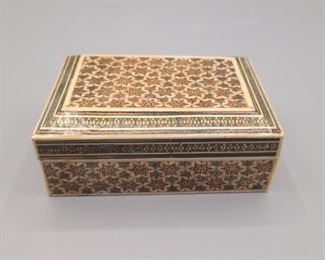 Wooden trinket box
