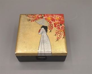 Asian trinket box +...