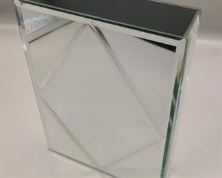 Mirrored square vase 