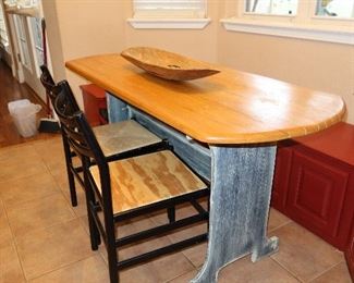 Kitchen Table with 2 Chairs