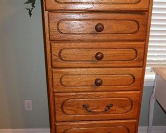 7 Drawer Chest