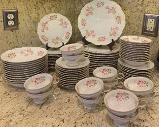 Edelstein Maria Theresia Fall Leaves Service for Twelve