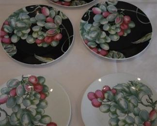 Set of 4 + 1 extra Limoges  hor douvres plates