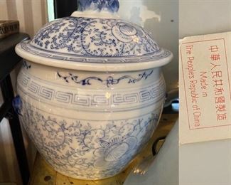 People’s Republic of China Chinese Ginger Jar White & Blue with Foo Dog Lid-Repaired