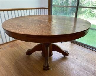 Tiger Sawn Oak 54-inch Round Dining Table from the Victorian era