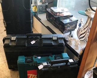 Hammer Drills 2 Makita, 1 Dewalt