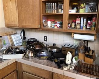 Kitchen appliances electric skillets wok toaster all really clean 