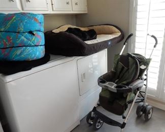 Nice stroller, dog bed, sleeping bag