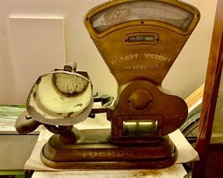 Antique Brass Toledo Grain scale